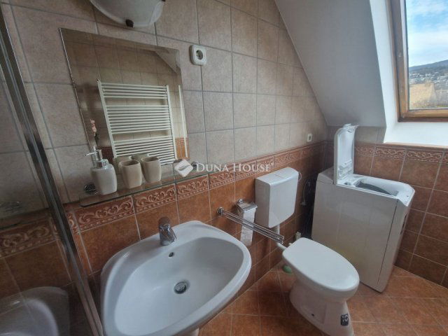 Kiadó téglalakás, albérlet, Pécsett, Apáca utcában, 2 szobás