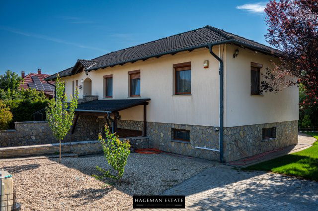 Eladó családi ház, Polgárdin 175 M Ft, 5+1 szobás