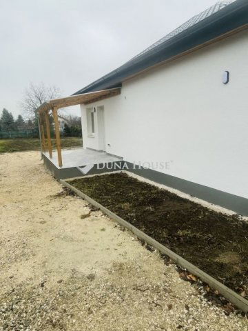 Eladó családi ház, Gárdonyban 84.9 M Ft, 3 szobás