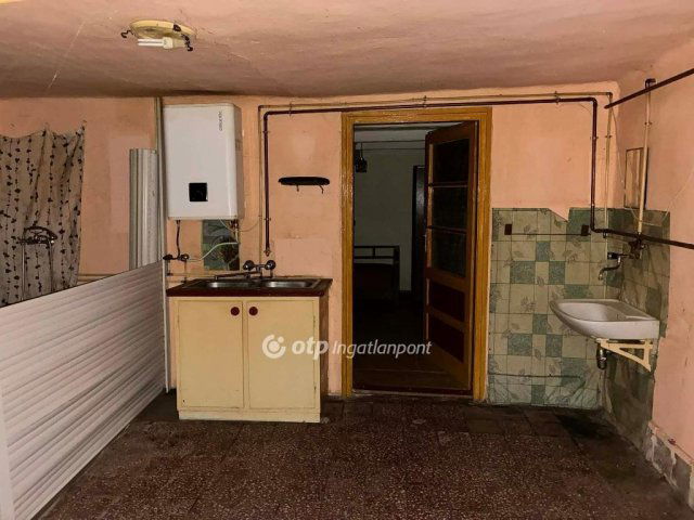 Eladó családi ház, Gyulán 14 M Ft, 2 szobás