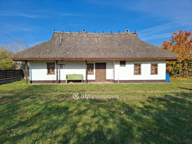 Eladó családi ház, Ároktőn 45 M Ft, 2 szobás