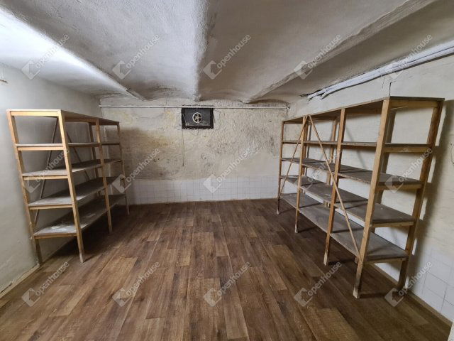 Kiadó ipari ingatlan, Mosonmagyaróváron 60 E Ft / hó