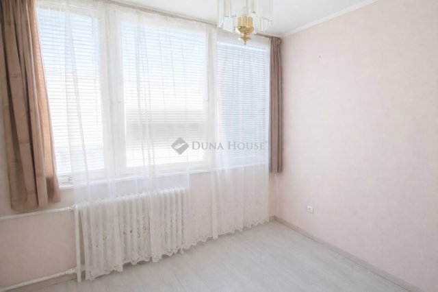 Eladó panellakás, Kecskeméten 39.8 M Ft, 2 szobás