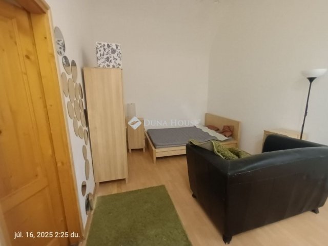 Eladó téglalakás, Budapesten, V. kerületben 74.9 M Ft, 2 szobás