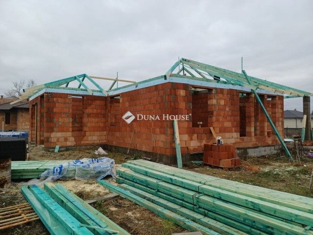 Eladó családi ház, Ráckevén 89 M Ft, 5 szobás