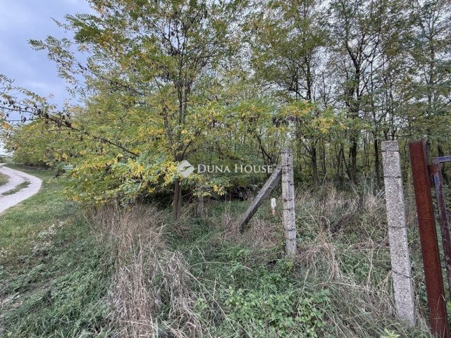 Eladó telek, Nyergesújfaluban 4.3 M Ft / költözzbe.hu