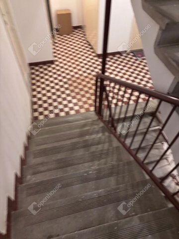 Eladó téglalakás, Keszthelyen 55.5 M Ft, 4 szobás