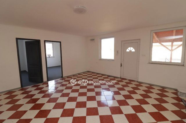 Eladó családi ház, Kiskunlacházán 54.9 M Ft, 4 szobás