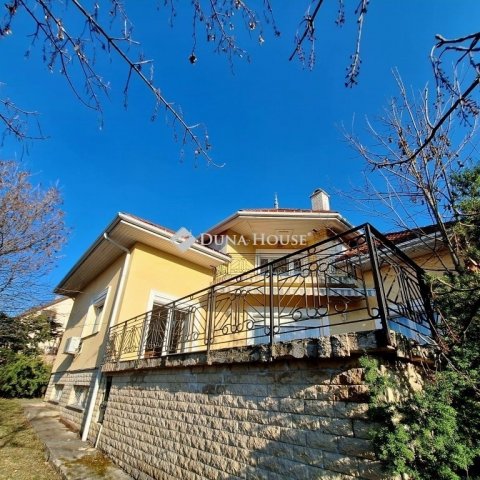 Eladó családi ház, Budakeszin 244 M Ft, 4 szobás