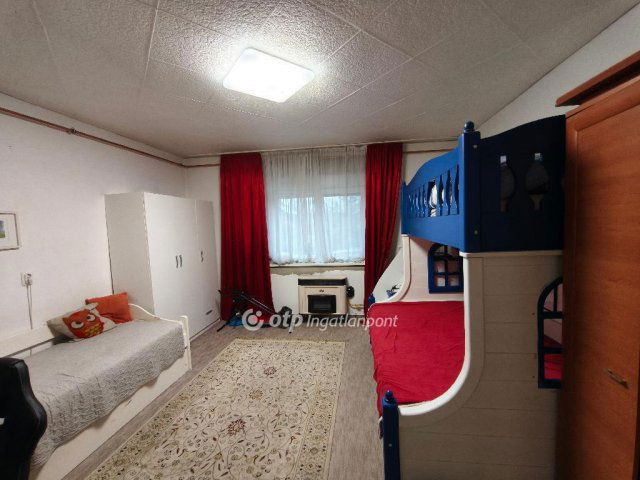 Eladó családi ház, Kiskunlacházán 59.9 M Ft, 4 szobás