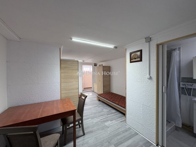 Kiadó téglalakás, albérlet, Gyálon 180 E Ft / hó, 1 szobás