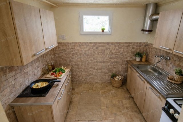 Eladó családi ház, Erdőkertesen 56.5 M Ft, 2 szobás