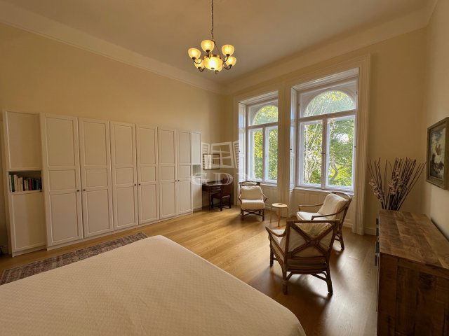 Kiadó téglalakás, albérlet, Budapesten, VI. kerületben