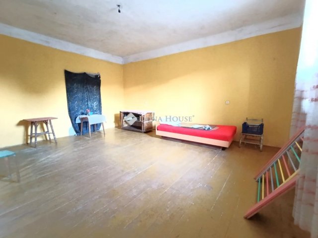 Eladó családi ház, Dunaszekcsőn 10.5 M Ft, 3 szobás