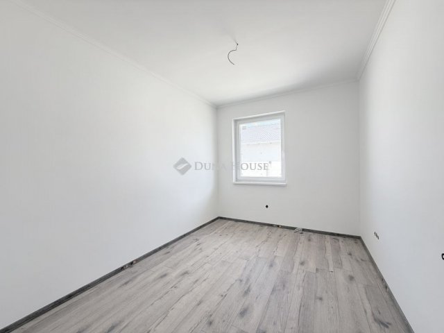 Eladó ikerház, Szigetcsépen 91.9 M Ft, 5 szobás