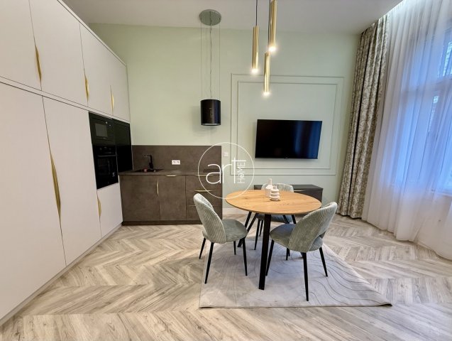 Kiadó téglalakás, albérlet, Szegeden, Béke utcában, 2 szobás