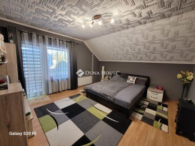 Eladó családi ház, Vecsésen 199 M Ft, 5 szobás