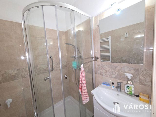 Eladó panellakás, Győrött 46.9 M Ft, 2 szobás