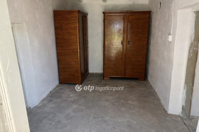 Eladó családi ház, Öcsödön 4.9 M Ft, 3 szobás