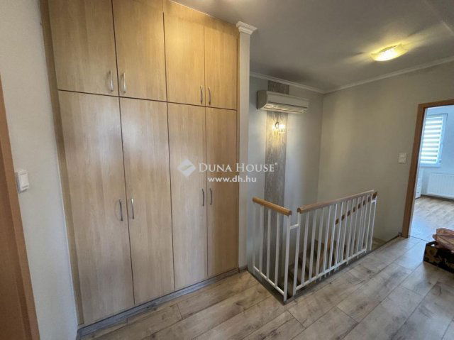 Eladó sorház, Kecskeméten 109.9 M Ft, 4 szobás