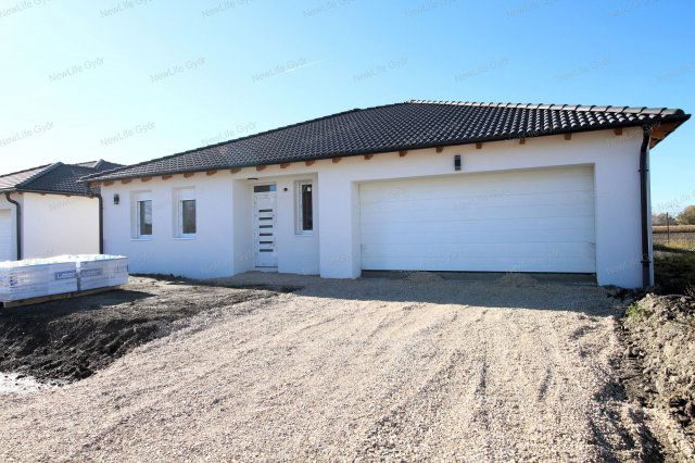 Eladó családi ház, Győrladaméren 125 M Ft, 4 szobás