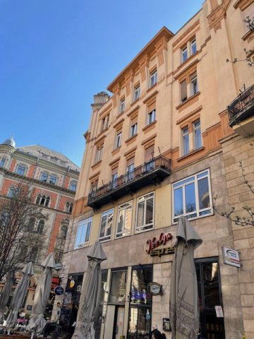 Eladó téglalakás, Budapesten, V. kerületben, Ferenciek terén