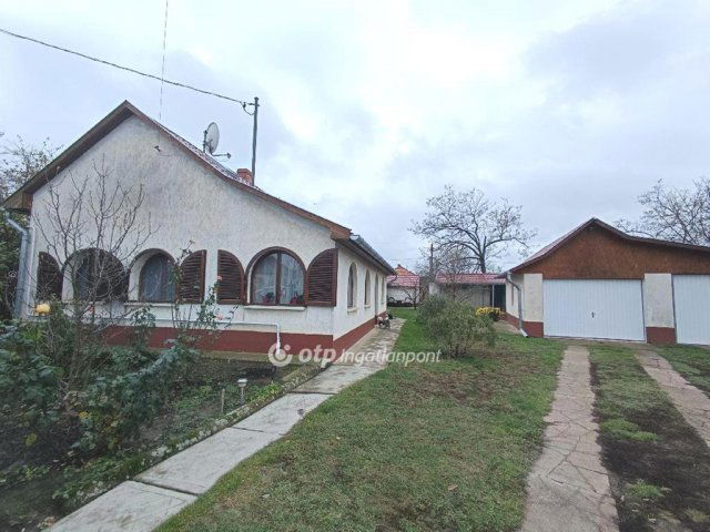 Eladó családi ház, Tiszaszentimrén 26.5 M Ft, 1+2 szobás