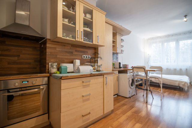 Eladó téglalakás, Budapesten, III. kerületben 49.9 M Ft