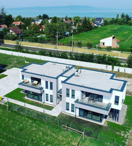 Kiadó téglalakás, albérlet, Balatonfenyvesen 270 E Ft / hó