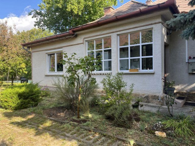 Eladó családi ház, Budakeszin 198 M Ft, 4 szobás