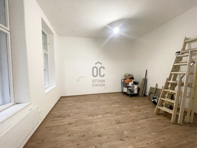 Eladó téglalakás, Budapesten, VI. kerületben 94.9 M Ft, 2 szobás