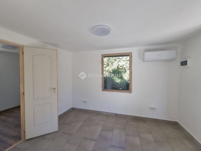 Eladó nyaraló, Tóalmáson 22 M Ft, 2 szobás