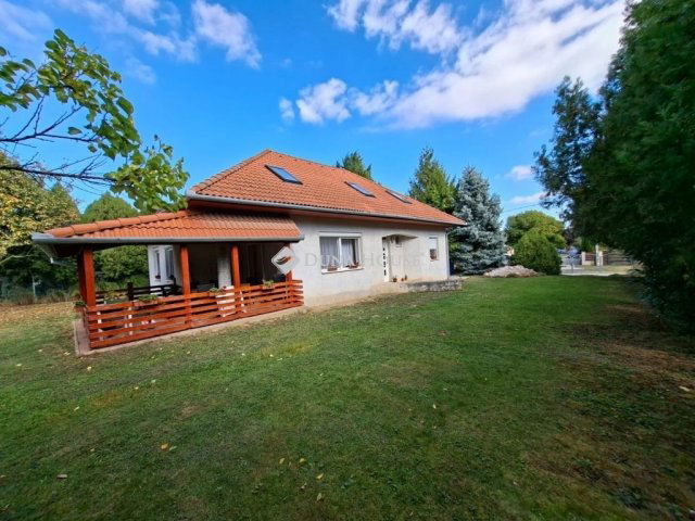 Eladó családi ház, Nagykozáron 104.9 M Ft, 2 szobás