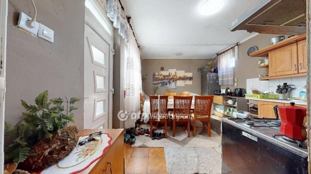 Eladó családi ház, Levelek 39 M Ft, 4 szobás