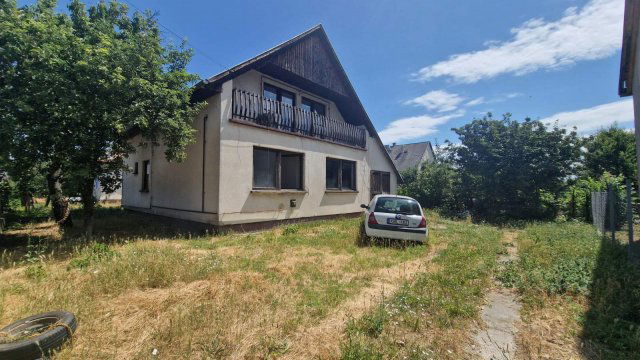 Eladó családi ház, Szigetszentmiklóson 92 M Ft, 9 szobás