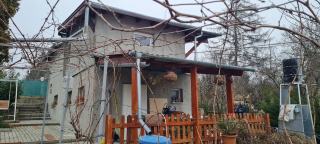 Eladó nyaraló, Dunaújvárosban 19.99 M Ft, 2 szobás