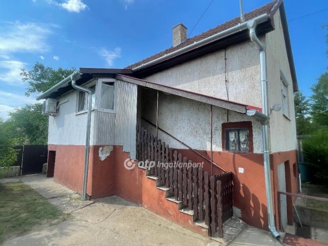 Eladó családi ház, Debrecenben 29.99 M Ft, 2+1 szobás