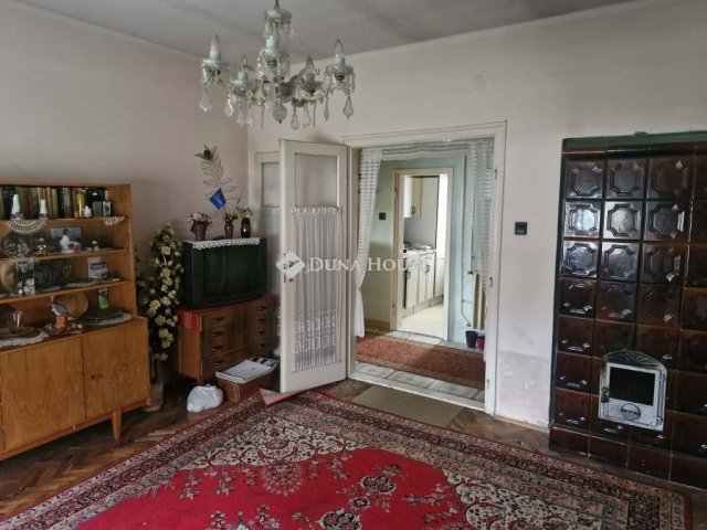 Eladó családi ház, Szegeden 105 M Ft, 3 szobás