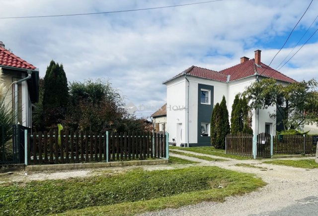 Eladó családi ház, Zalaháshágyon 64.9 M Ft, 6 szobás