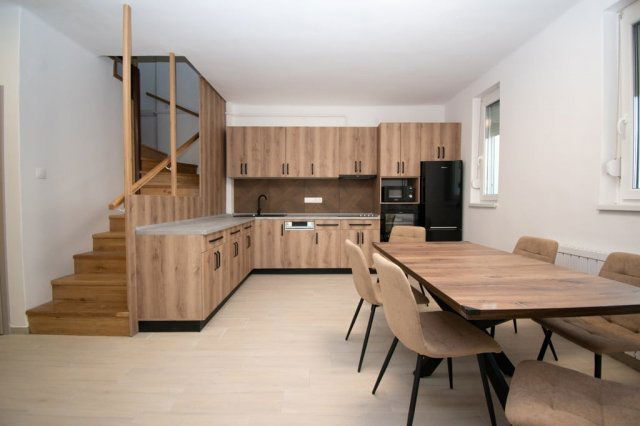 Eladó téglalakás, Debrecenben 109 M Ft, 5 szobás