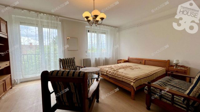Kiadó panellakás, albérlet, Kecskeméten 160 E Ft / hó, 3 szobás