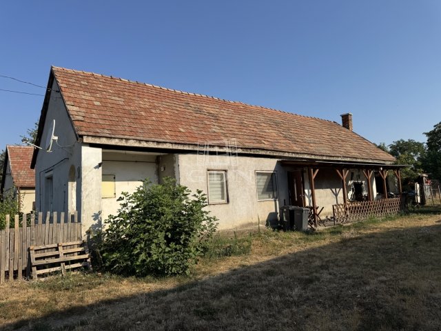 Eladó családi ház, Sárosdon 29.9 M Ft, 2 szobás