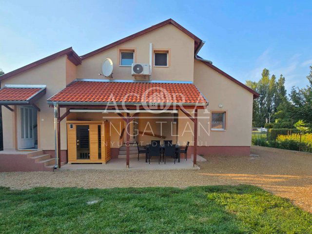 Eladó családi ház, Balatonbogláron 119.9 M Ft, 6 szobás