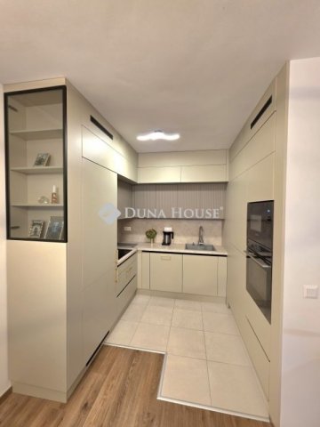 Eladó téglalakás, Budapesten, XIII. kerületben 144.7 M Ft