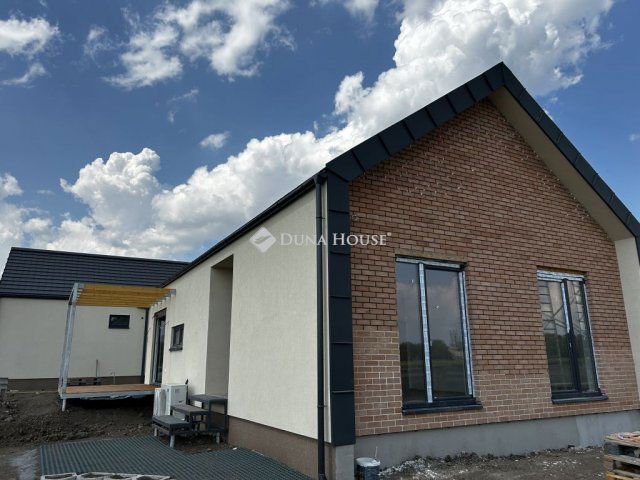 Eladó családi ház, Tordason 85 M Ft, 4 szobás