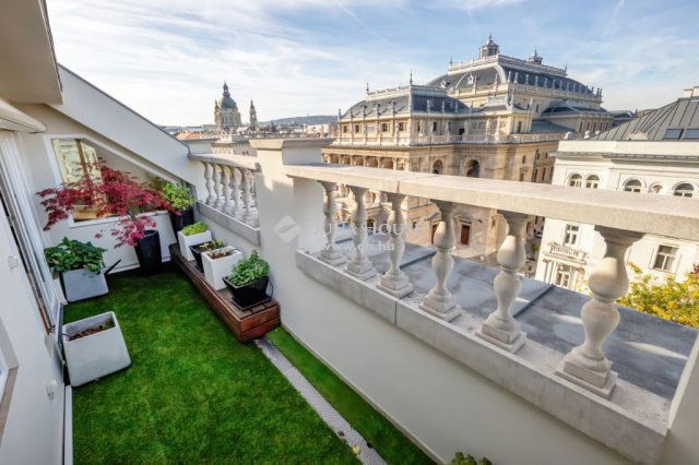 Eladó téglalakás, Budapesten, VI. kerületben 828.2 M Ft