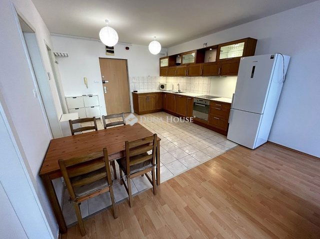 Kiadó téglalakás, albérlet, Budapesten, VI. kerületben