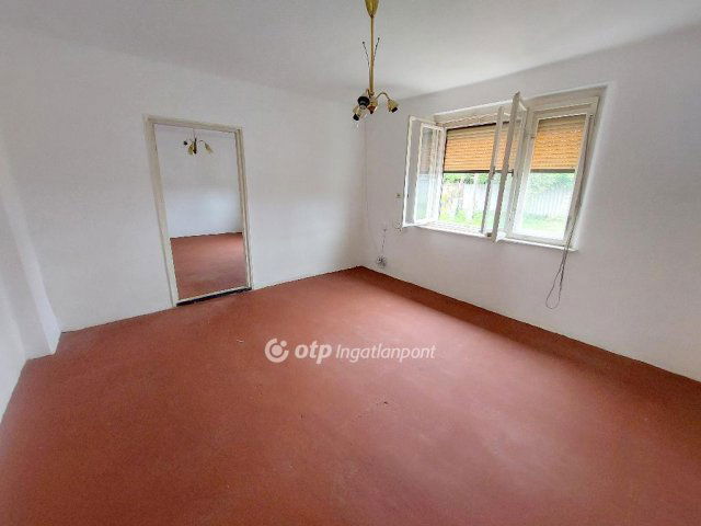 Eladó családi ház, Dusnokon 16.5 M Ft, 2 szobás