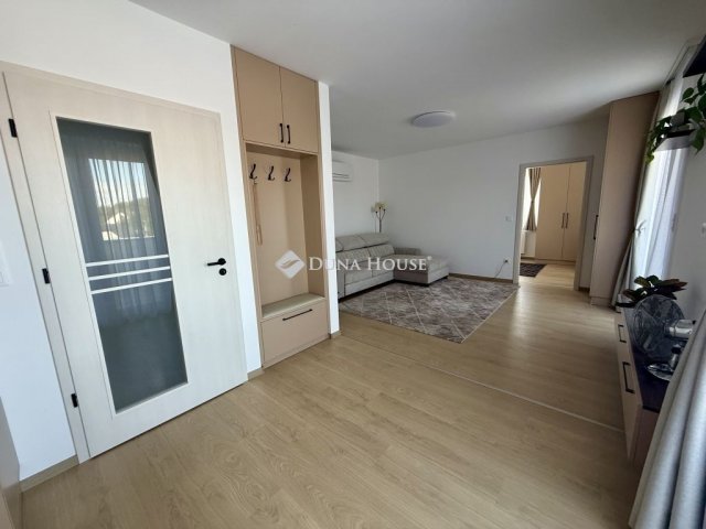 Kiadó téglalakás, albérlet, Herenden 270 E Ft / hó, 2 szobás