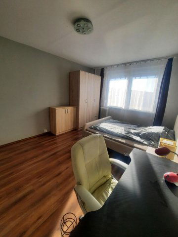 Kiadó panellakás, albérlet, Debrecenben 350 E Ft / hó, 3 szobás